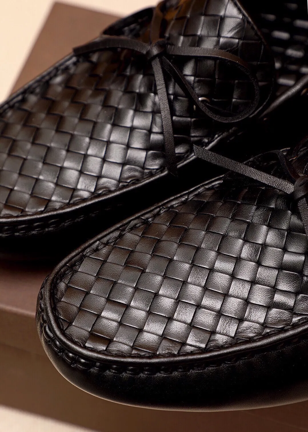 Men's shoes 💰: 420 💐BV men's slip-on shoes® [BOTTEGA VENETA] official website counter new model, one-to-one mold opening ⚠Italian calfskin ➕Hand-woven ➕Cow leather lining. Driving slip-ons, available at counters, sizes 38～44 (45🉑️customized)